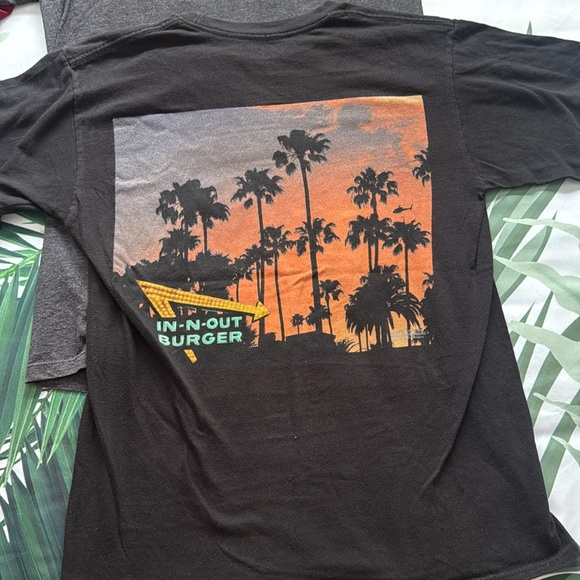 ✌🏼 In-N-Out Burger Tees | 2 for $10 - Picture 7 of 7